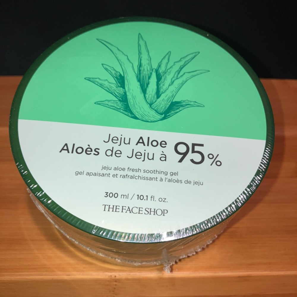 Avon The Face Shop Jeju Aloe Fresh Soothing Gel